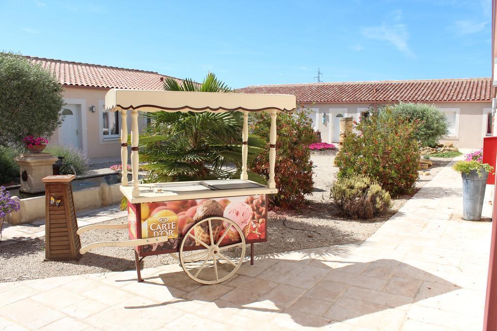 Hôtel et Résidence de la Transhumance Saint-Martin-de-Crau Exterior foto